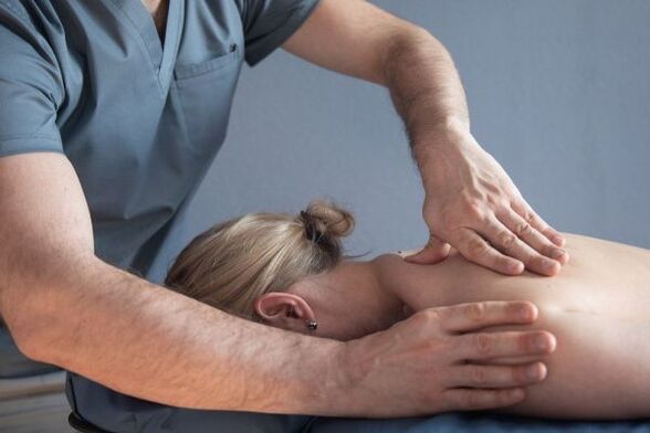 masaža leđa i subskapularnog područja